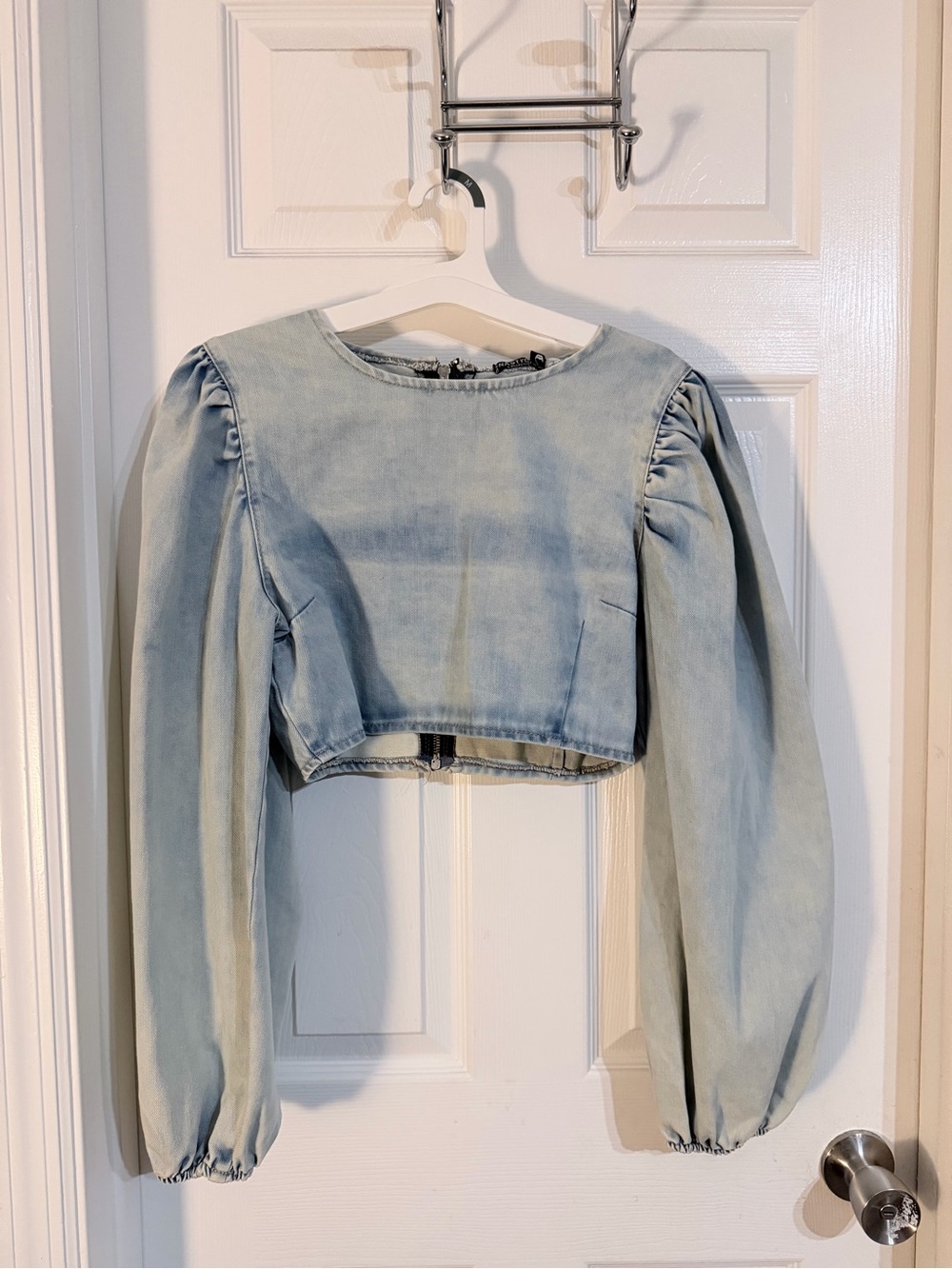 Nasty Gal Light Wash Denim Cropped Puff-Sleeve Top